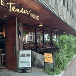 THE TENDER HOUSE DINING - 入口・テラス席