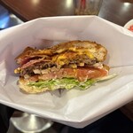 ブラザーズ - 半分にナイフで切ってみた