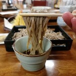 そば源 - 麺リフトアップ