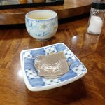 そば源 - 本日のそばに塩をふり試食