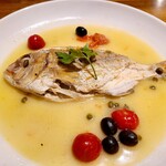 オイノス - 真鯛のアクアパッツァ　小骨が多かったけどとても美味しかった