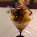 メイ - パフェも出てきます。抜かりない。