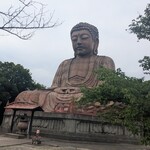 東菜館純ちゃん - 待ち時間に聚楽園大仏。工場からの鉄骨音。