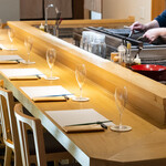 鮪のシマハラプラス - 内観カウンター