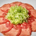 焼肉 うしの家 - ネギ塩牛タン　ネギとの相性抜群　