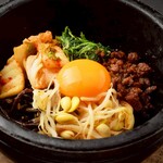 焼肉 うしの家 - 石焼ビビンバ　定番の石焼メニュ