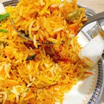 ハラール ドーサ ビリヤニ - “ビリヤニ”ってインドの炊き込みご飯らしいが、インディカ米なので粘りのない“パラパラ”ってした食感です。