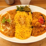 レインボウスパイス - ランチタイムダブルカリー「野菜カリー」と「ネイコーリー（チキンバター）」