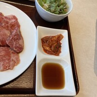 馬車道 de 焼肉 DOURAKU CORRIDA 北仲ブリック＆ホワイト店 - 