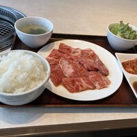 馬車道 de 焼肉 DOURAKU CORRIDA 北仲ブリック＆ホワイト店 - 