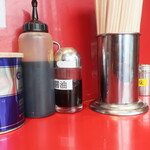 ラーメン二郎 - 卓上調味料