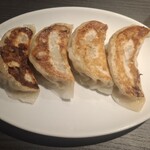 52 Chinese Bar GONI - 焼餃子4個　1000円
