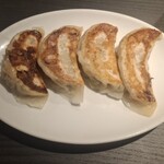 52 Chinese Bar GONI - 焼餃子4個　1000円