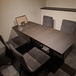 52 Chinese Bar GONI - テーブル席　最大6　いける