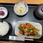 庄屋 - 白身魚の黒酢炒め定食