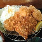 とんかつ専門店 かつ一 - ミックスフライ