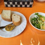 食感パスタとピザのお店 ピノキオ - パン&前菜