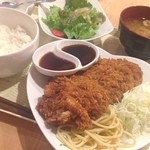 オリエンタルバル Vege - ランチ
ミルフィーユとんかつ ¥1,000