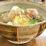 西むら - 器も素敵だが、テーブルにセットされた状態を見ると、清潔感が漂っている