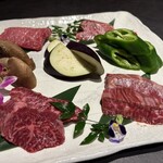 西中州焼肉 きらく - きらく特撰和牛盛り合わせ・季節の野菜添え