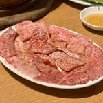 炭火焼肉ホルモン まるは - 