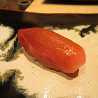 鮨 龍次郎 - 中トロ (北海道吉岡、154.2kg)