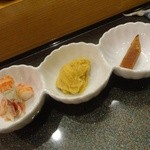 梅乃寿司 - ホッカイシマエビ　雲丹　カラスミ