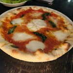 T.Y.HARBOR - 水牛モッツァレラチーズのマルゲリータ