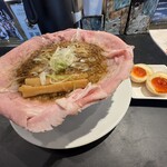 ラーメン大戦争 - 煮玉子投入前