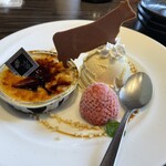 焼肉名匠 山牛 - デザートまで抜かりなく‼️うしー‼️