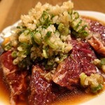 カウンター焼肉かるび - にんにくサガリ