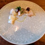 らんぷ亭 - アカハタ、美々鯵、水イカのカルパッチョ　魚が新鮮でカルパッチョソースも美味しい。