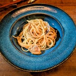 らんぷ亭 - 大アサリのペペロンチーノ　アサリが大きい！香辛料もバッチリ効いてお代わりしたくなる旨さ。