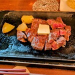 らんぷ亭 - 宮崎牛のヒレステーキ3人分　まとめて大皿に頂きました。軟らかくてとても美味しい。たぶんこれは一人前の3倍以上の量が入っているのでは？我が家1番客来店後、直ぐに15名の団体予約宴会客が入り、そのお零れ？