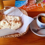 珈琲所コメダ珈琲店 - チーズカリーとナン720円