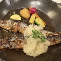 マヌエル ヴィーニョ エ ペティスコス 自由が丘店 - サルディーニャアサード(イワシ2尾のグリル)