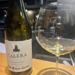 しまなみふれんち Murakami - 本日のワインはカルフォルニアのワイン、CALERA。癖なく香りよる、スッキリなのに余韻に膨らみがあるとても食事に合うシャルドネでした。