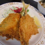 キッチン ニューほしの - きのこご飯とアジフライのセットは黒板メニュー！