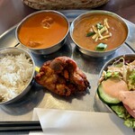 moonlight restaurant & bar - カレーは2種類 チキンティッカ付き
インディカ米のライスも付いてる