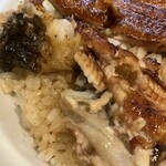 藍の家 - うなぎのアップ