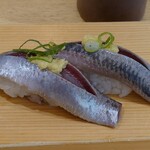 沼津魚がし鮨 - 真いわし400円