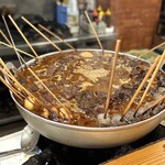 きも善 - カウンター前にあるおでん鍋