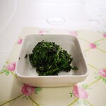 手打ち らーめん 響 - コゴミのお浸しは限定のサービス品です！