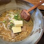 八番 - 料理写真:味噌ラーメン バタートッピング