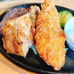 ステーキのどん - 日替わりランチ〈スペシャル（3品盛）〉月曜日
ハンバーグ（130g）&ハーフチキン&白身フライ