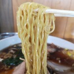 中華朋絢 - やや黄色い中華麺を使用！！