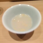 すし 良月 - はまぐりの出汁に生のこのこ(ピンボケですみません)