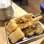 とっつぁん 三宮店 - 天ぷら(タケノコ・なす・れんこん・しいたけ・もち・たこ)