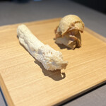 茶禅華 - 本日のスペシャル素材はボルネオ島稲富さんが採取した燕の巣　とても大きな雲南省衣笠茸