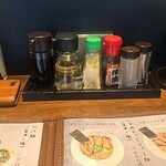 麺や 桜風 - 卓上調味料